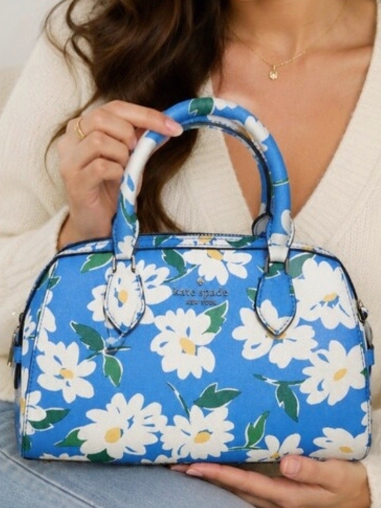 kate spade Handbags - Kate Spade Charming Daisy